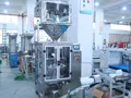 Ensacheuse verticale VFFS pour grands sachets, une piste